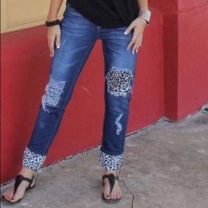 Super cute leopard jeans